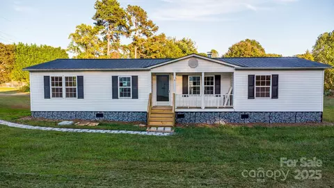 2918 23rd Ne Ave NE, Hickory, NC 28601