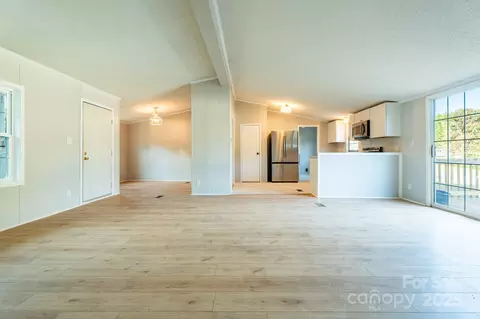 Living - 2918 23rd Ne Ave NE, Hickory, NC 28601 photo 1 of 9