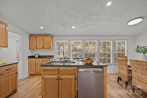Kitchen - 86 Tuts Ter, Sylva, NC 28779 photo 7 of 7