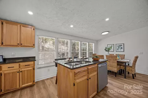 Kitchen - 86 Tuts Ter, Sylva, NC 28779 photo 6 of 7