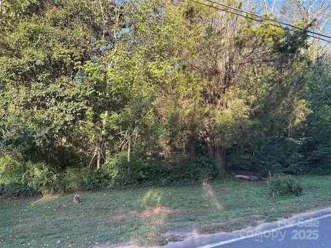1006 Wall St, Statesville, NC 28677