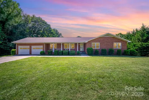 1418 Oakwood Ave, Kannapolis, NC 28081