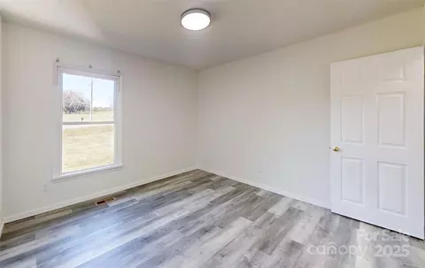 Bedroom - 3940 Herman Sipe Rd, Conover, NC 28613 photo 3 of 3