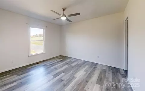 Bedroom - 3940 Herman Sipe Rd, Conover, NC 28613 photo 2 of 3