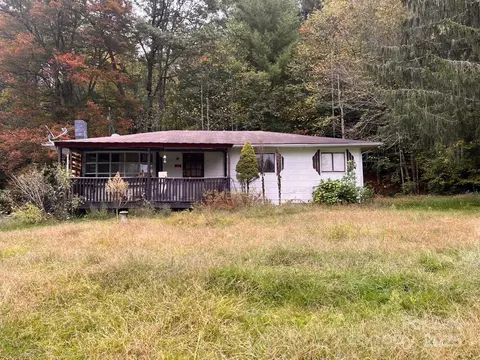1371 Wing Rd, Bakersville, NC 28705