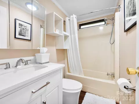 Bath - 52 Delta Ln, Sylva, NC 28779 photo 2 of 2