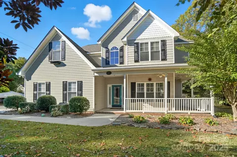 3633 Creek Ridge Dr, Denver, NC 28037