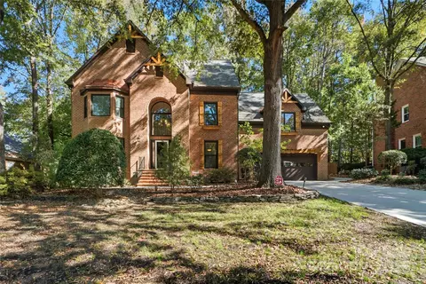 7720 Pickering Dr, Charlotte, NC 28213