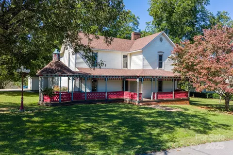 101 1st Nw St NW, Catawba, NC 28609