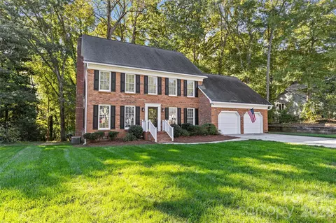 6618 Pensford Ln, Charlotte, NC 28270