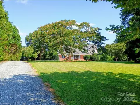 6843 Sawyer Rd, Liberty, NC 27298