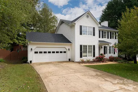 49 Whispering Oak Ct, Fletcher, NC 28732