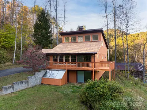 423 Hardscrabble Rd, Burnsville, NC 28714