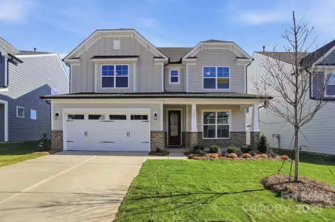 120 Longwood Rd, Mooresville, NC 28115