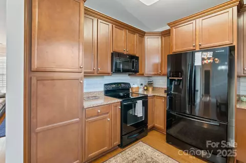 Kitchen - 18134 Ebenezer Dr, Cornelius, NC 28031 photo 3 of 3