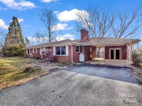 6 Rachel Bell Rd, Mill Spring, NC 28756
