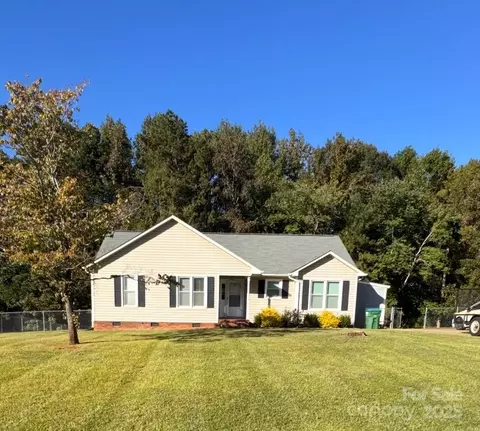 509 Apple Ln, Bessemer City, NC 28016