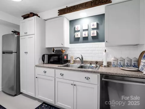 Kitchen - 305 Grady Ave, Tryon, NC 28782 photo 3 of 4