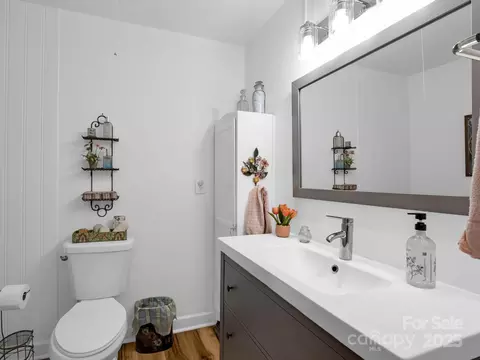 Bath - 305 Grady Ave, Tryon, NC 28782 photo 1 of 2
