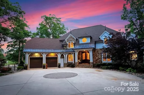 2706 Trent Pines Ct, Sherrills Ford, NC 28673