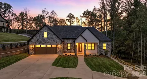5764 Lake Pointe Dr, Granite Falls, NC 28630