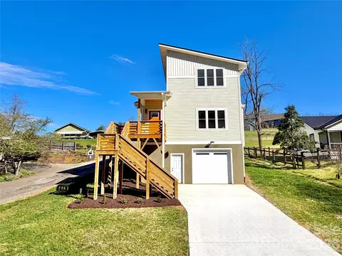 21 Ponder St, Mars Hill, NC 28754