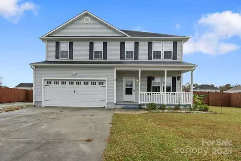 113 Woods Run Cir, Richlands, NC 28574