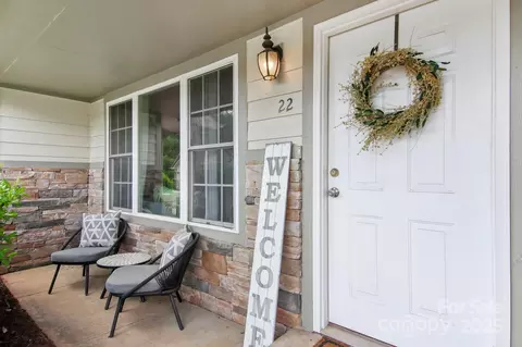 22 Rotunda Cir, Asheville, NC 28806