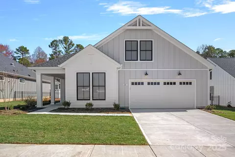 218 Alenda Lux Cir, Mooresville, NC 28115