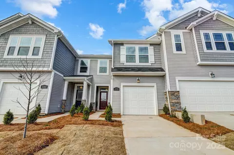 6132 Vasey St, Charlotte, NC 28269