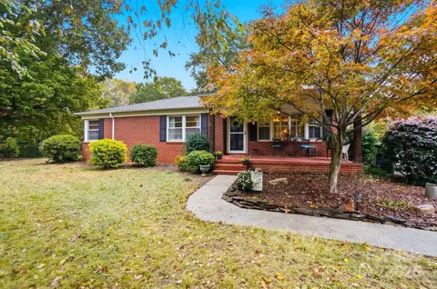 554 Loray Farm Rd, Dallas, NC 28034