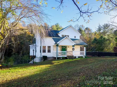 488 Oleta Rd, Hendersonville, NC 28792