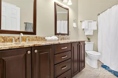 Bath - 1331 Torrence 1331 Cir #1331, Davidson, NC 28036 photo 1 of 2