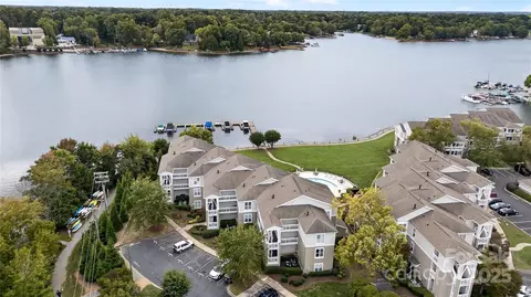 View/Area - 1331 Torrence 1331 Cir #1331, Davidson, NC 28036 photo 2 of 3