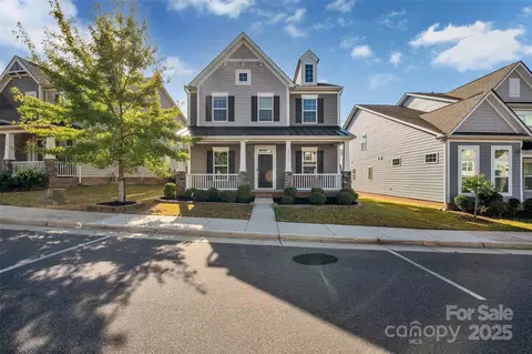 6130 Cloverdale Dr, Tega Cay, SC 29708