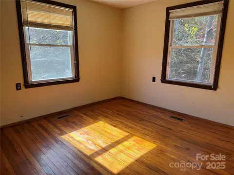 Bedroom - 147 Helton Ln, Mill Spring, NC 28756 photo 4 of 4