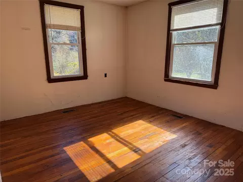 Bedroom - 147 Helton Ln, Mill Spring, NC 28756 photo 3 of 4