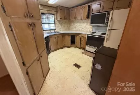 2297 Swanson Rd, Crouse, NC 28033 photo 7