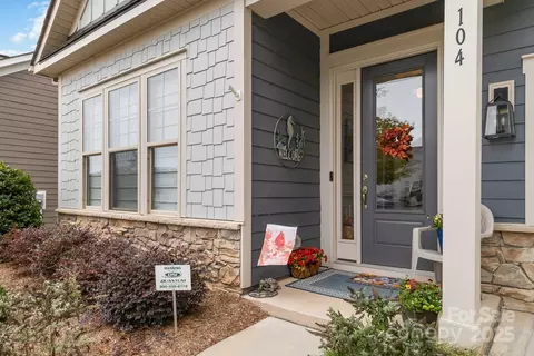 Exterior - 104 Pintail Dr, Monroe, NC 28110 photo 1 of 8