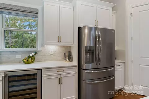 Kitchen - 104 Pintail Dr, Monroe, NC 28110 photo 4 of 7