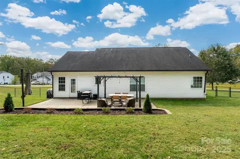 Exterior - 620 Hunley St, Monroe, NC 28112 photo 5 of 5