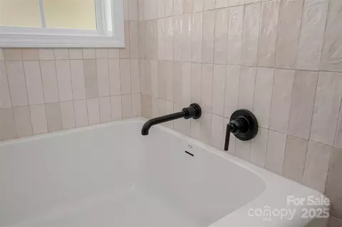 Bath - 620 Hunley St, Monroe, NC 28112 photo 3 of 6