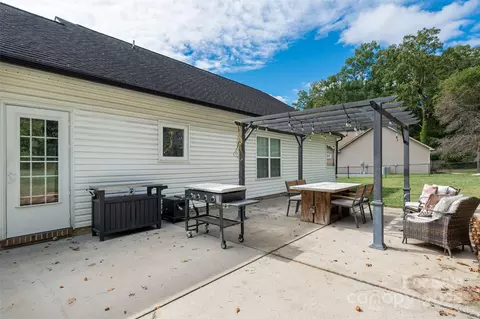 Exterior - 620 Hunley St, Monroe, NC 28112 photo 2 of 5