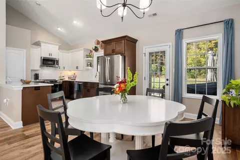Dining - 620 Hunley St, Monroe, NC 28112 photo 2 of 4