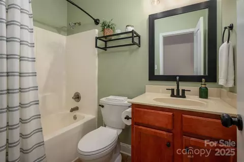 Bath - 620 Hunley St, Monroe, NC 28112 photo 6 of 6