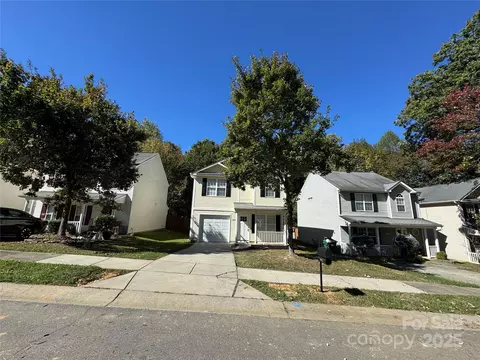 5412 Henderson Oaks Dr, Charlotte, NC 28269