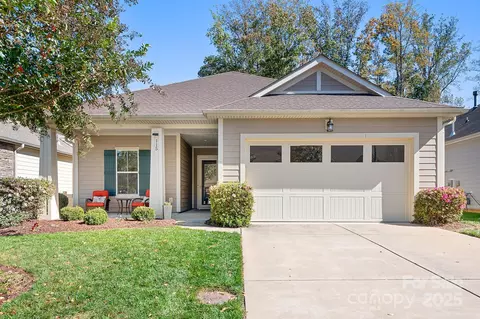 115 Chimney Rock Ct, Denver, NC 28037