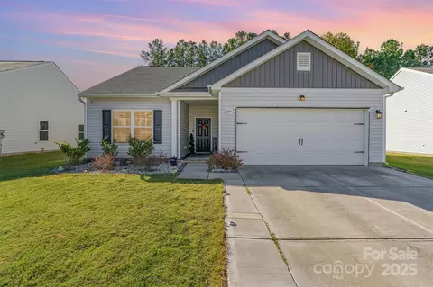 2241 Lanza Dr, Charlotte, NC 28215