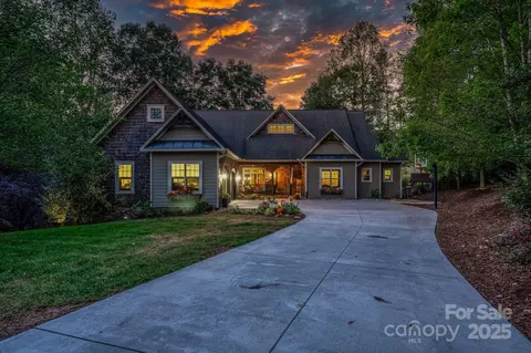 2219 Flanagan Dr, Lenoir, NC 28645