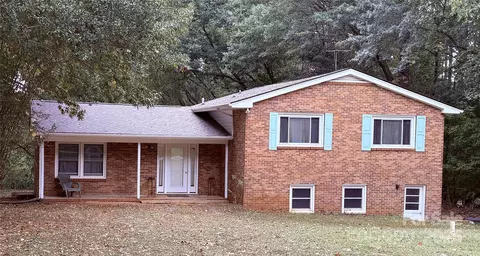 934 Armstrong Rd, Belmont, NC 28012
